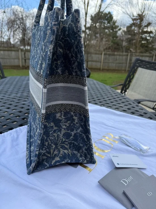 💯 Dior Brocart Motif Book Tote Bag - Picture 8 of 16